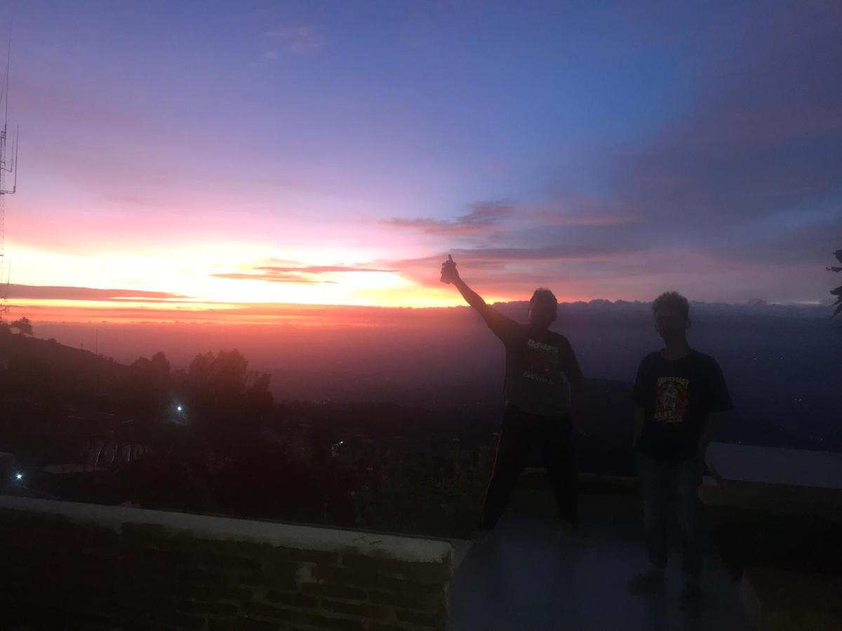 De Villa Cetho Karanganyar  Εξωτερικό φωτογραφία