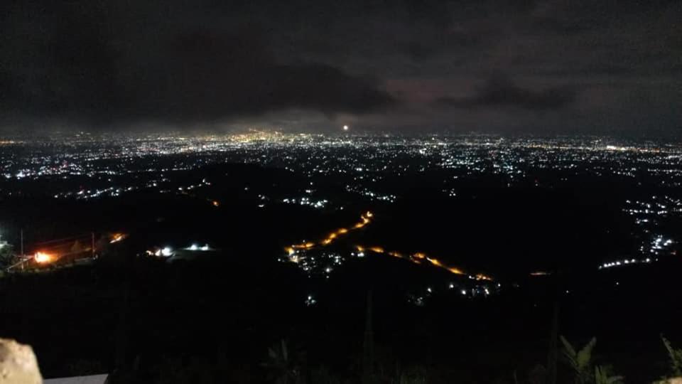 De Villa Cetho Karanganyar  Εξωτερικό φωτογραφία